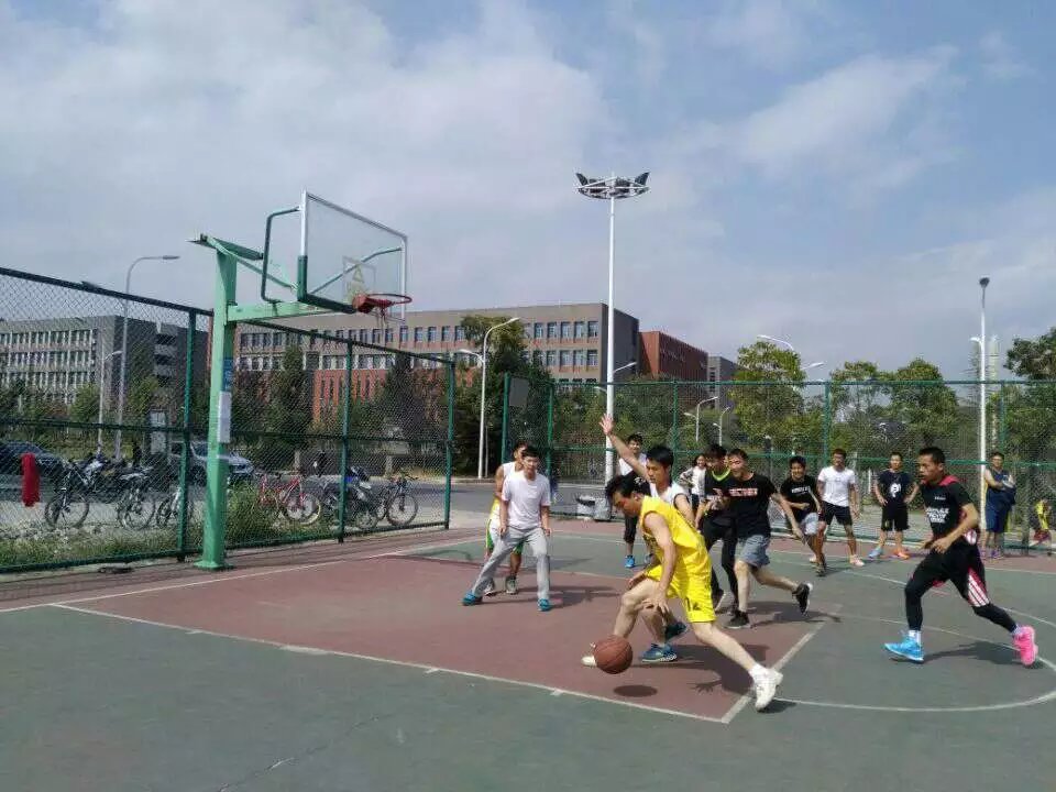 赛场上的拼搏